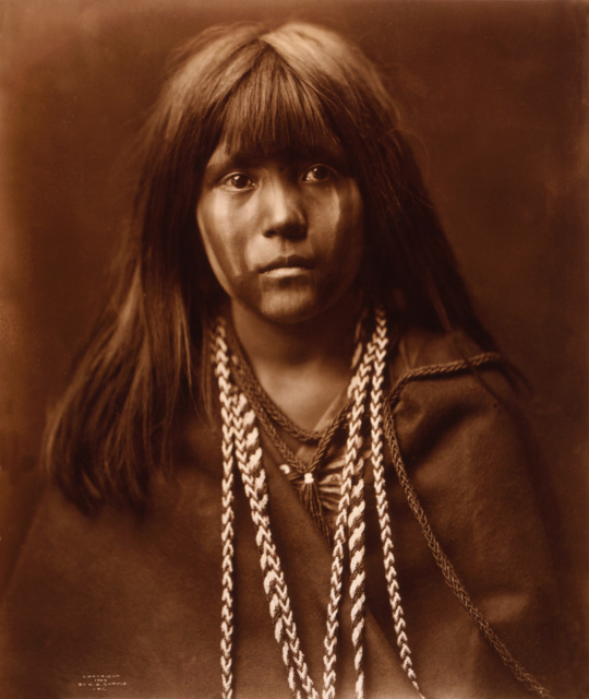 Mosa,_Mohave_girl,_by_Edward_S._Curtis,_1903